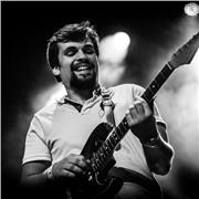 Professeur de guitare électrique et folk, en musiques actuelles, et d'harmonie